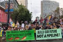 Klimapolitik und Wahlen in Kanada - Bild: Protest gegen den geplanten Ausbau der Pipeline-Netze 