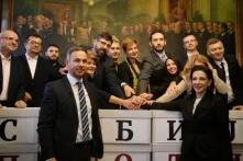 Die Koalition Srbija protiv nasilja reicht notariell beglaubigte Unterschriften für die Teilnahme an den Wahlen ein.