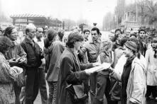Aufruf/Flugblatt zur Demonstration auf dem Alexanderplatz  Frauen in die Offensive!