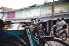 Fahrrad auf einer Straße in Hpa-An, Myanmar 
